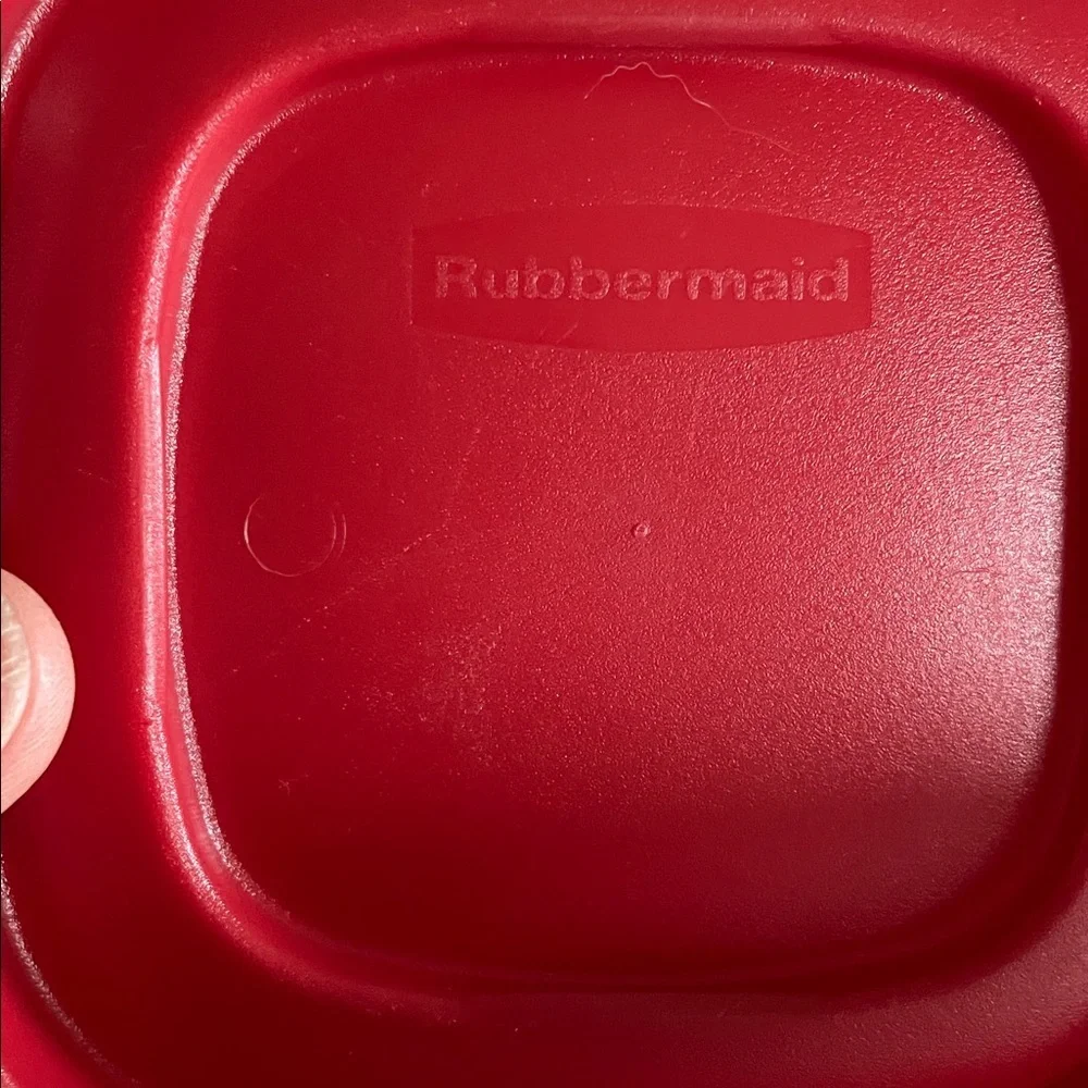 3 small Rubbermaid Red/Burgundy Storage Containers w/ lids 6pcs total
